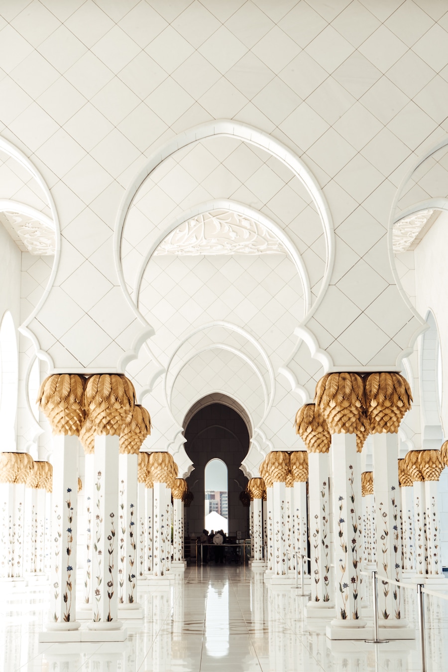 Everything You Need to Know Before Visiting Abu Dhabi's Sheikh Zayed Mosque