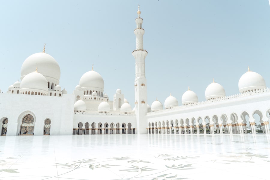 Everything You Need to Know Before Visiting Abu Dhabi's Sheikh Zayed Mosque
