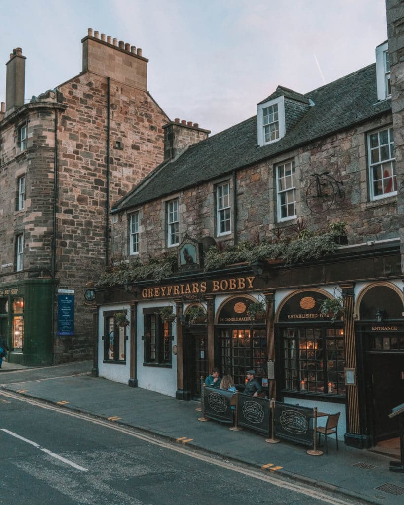 How to Have the Best 3 Days in Edinburgh (A Guide for First Timer's) Edinburgh travel guide | What to do in Edinburgh | Edinburgh travel tips | Edinburgh, Scotland | Edinburgh photos | Edinburgh travel inspiration | Long weekend in Edinburgh | Scotland travel tips |