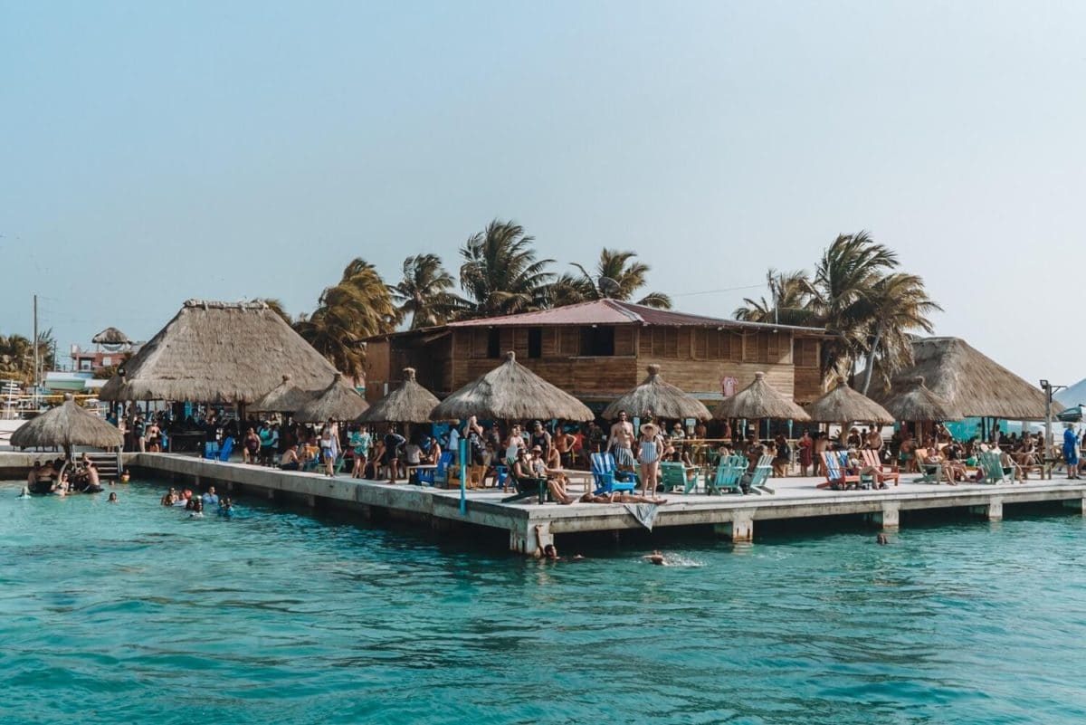 Things to do in Caye Caulker Caya Caulker guide | Belize travel | Belize tips | Caye Caulker tips | What to do in Belize | Where to go in Belize | Best food in Caye Caulker | Caye Caulker beach | How to get to Caye Caulker 