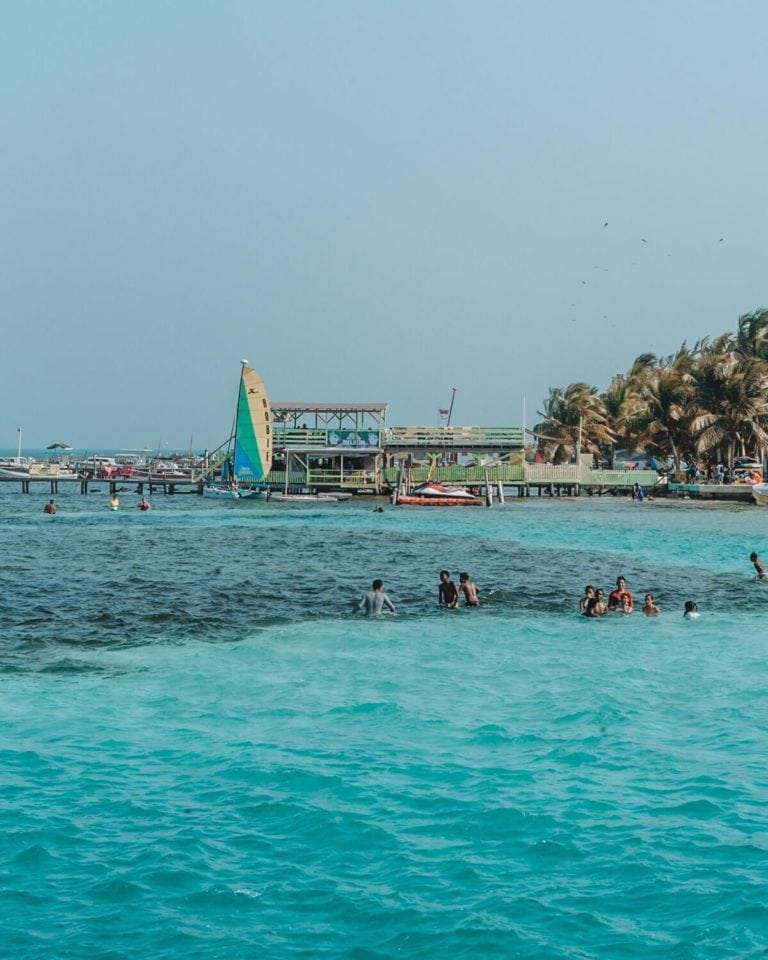 Things to do in Caye Caulker Caya Caulker guide | Belize travel | Belize tips | Caye Caulker tips | What to do in Belize | Where to go in Belize | Best food in Caye Caulker | Caye Caulker beach | How to get to Caye Caulker