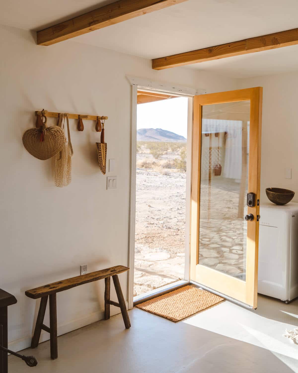 A Cozy Remote Stay at El Rancho Joshua Tree