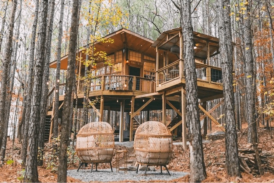 Wanderlust treehouse cabin Airbnb in Alabama