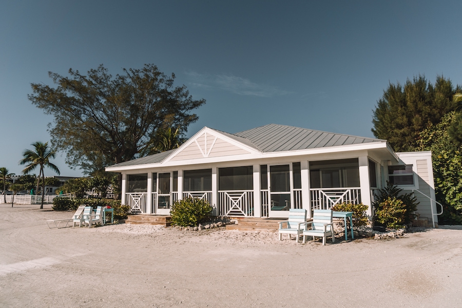 Bungalow accommodations at the Island Inn on Sanibel Island
