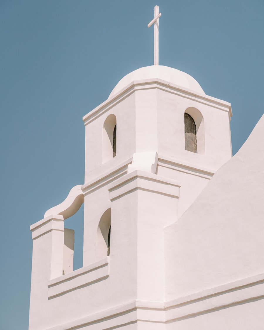 White church in Scottsdale, Arizona