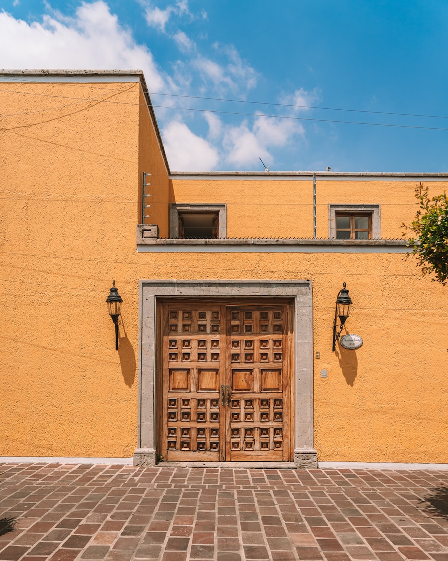 Yellow wall in Tlaquepaque, Guadalajara