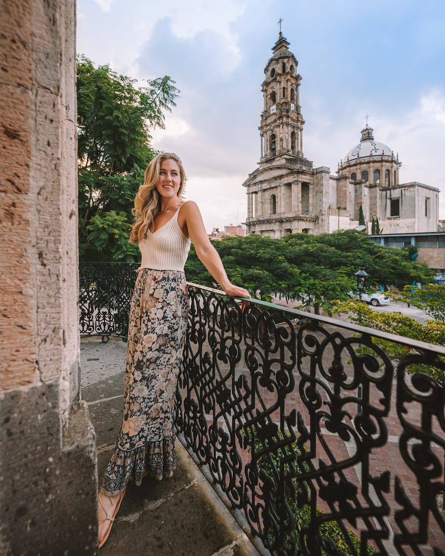 Michelle Halpern on the balcony in Guadalajara 