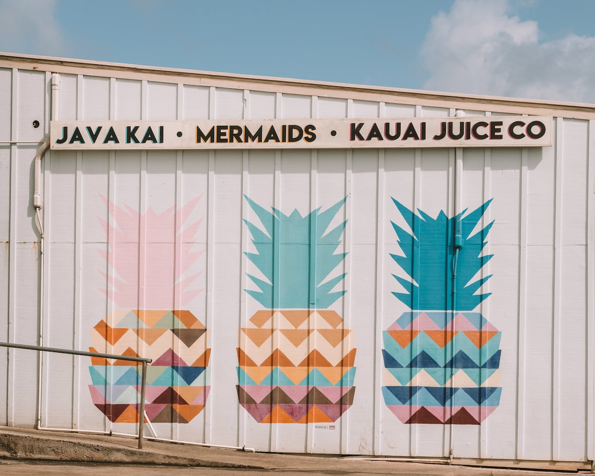Java Kai pineapple mural in Kapaʻa