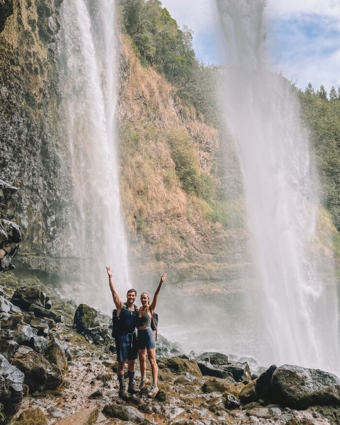 Travel guide to Kauai - under the waterfall at Wailua Falls