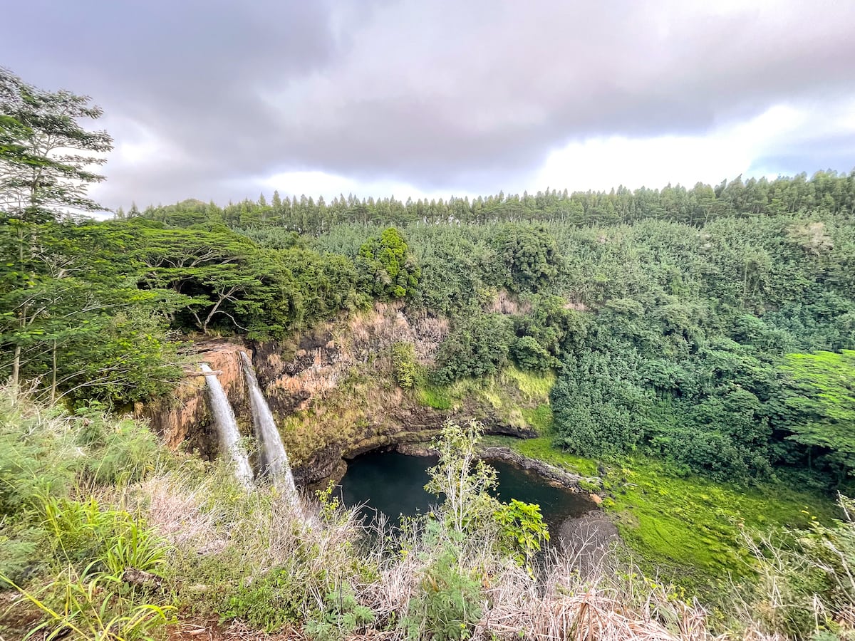 Wailua Falls from above, travel guide to Kauai, Hawaii