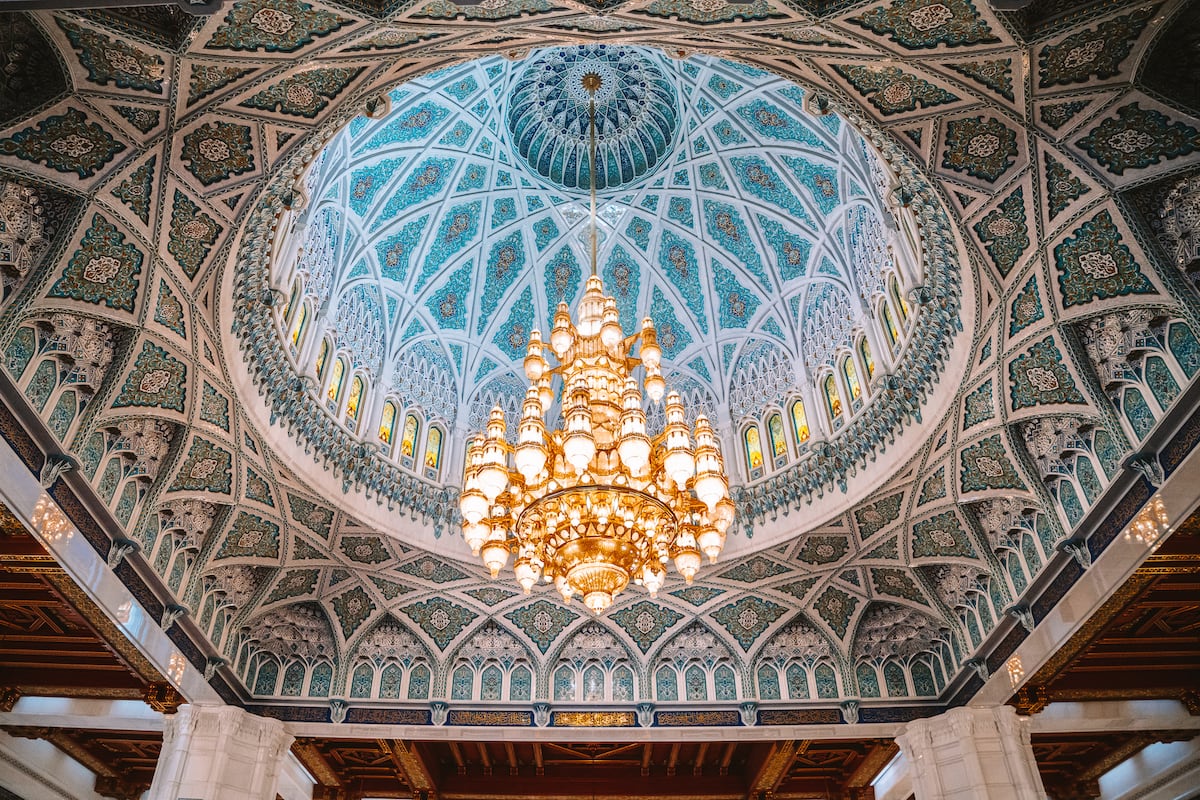 Oman photography of the chandelier at Sultan Qaboos Grand Mosque