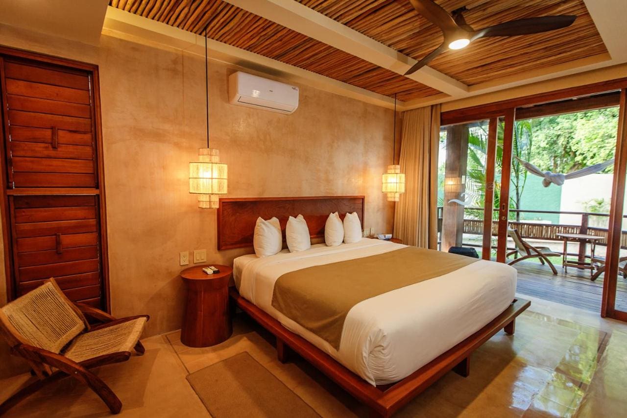 Hotel Caroline room for best hotels in Bacalar