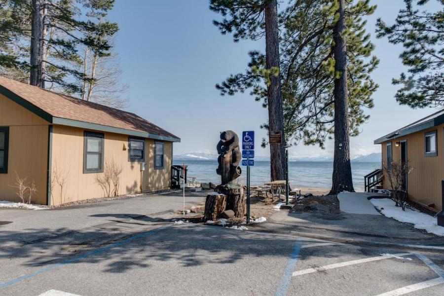 Cabin hotel in Lake Tahoe right on the lake - Franciscan Lakeside Lodge