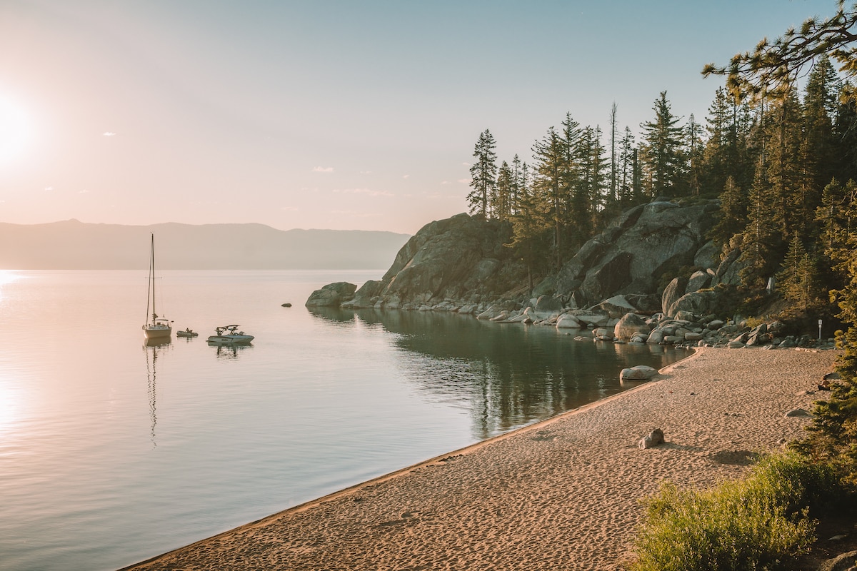 Lester Beach views in Lake Tahoe in the early morning