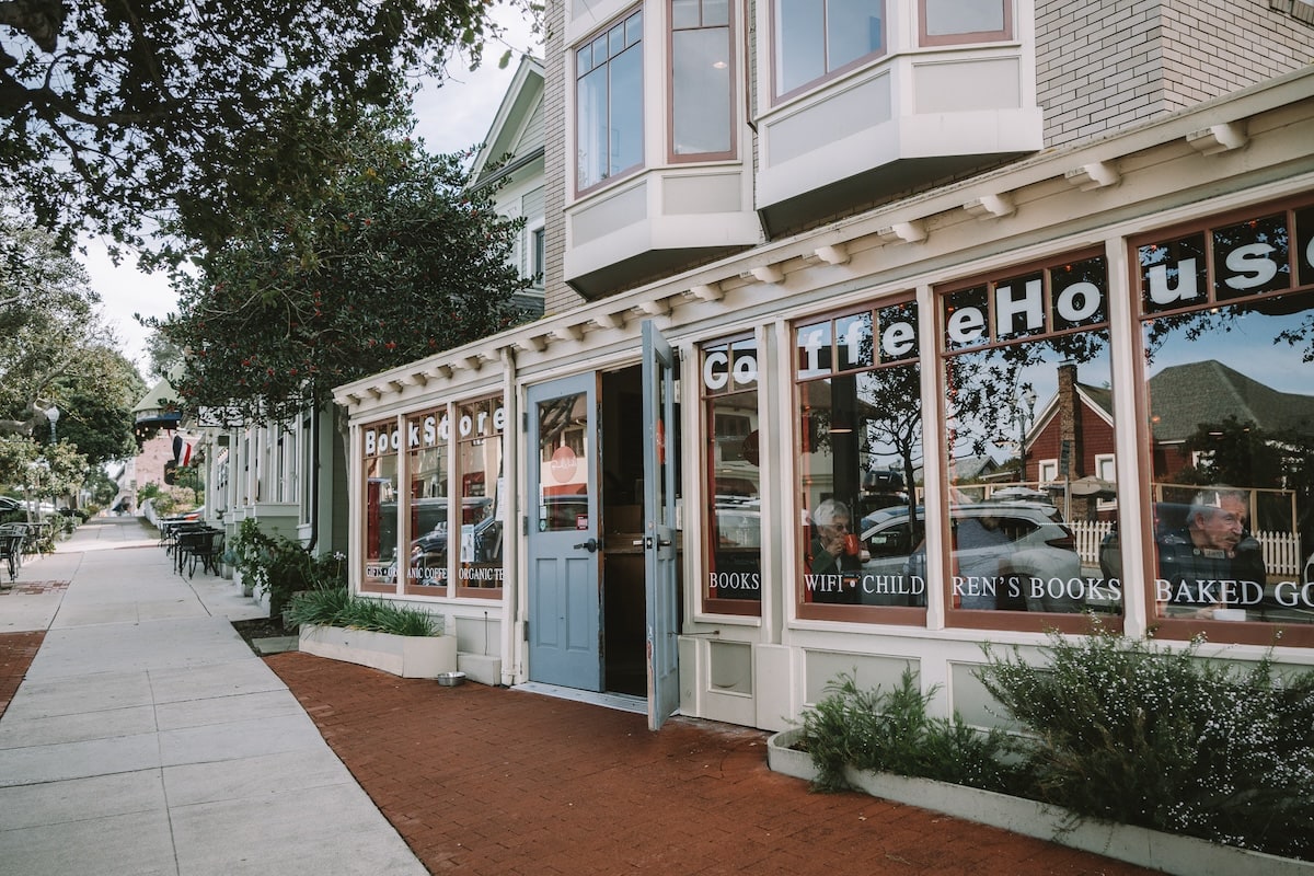 Outside view of Bookworks in Pacific Grove, California