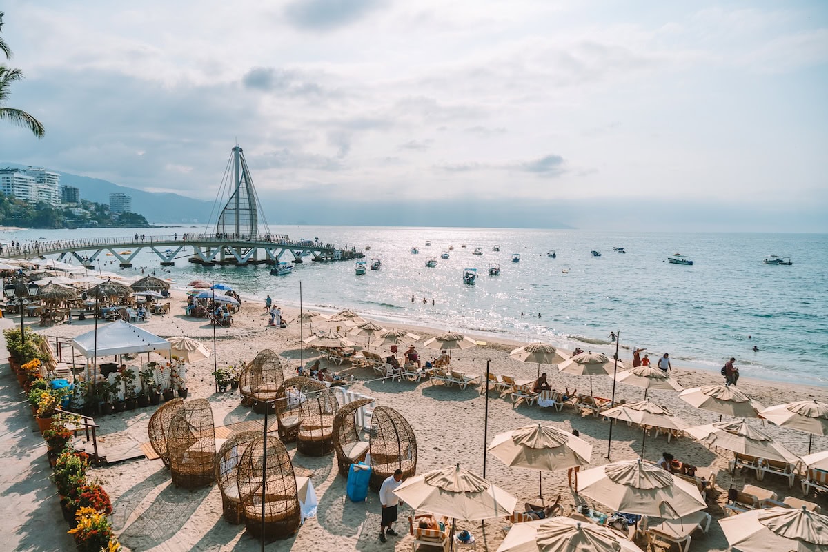 Beachfront restaurants in Zona Romantica 