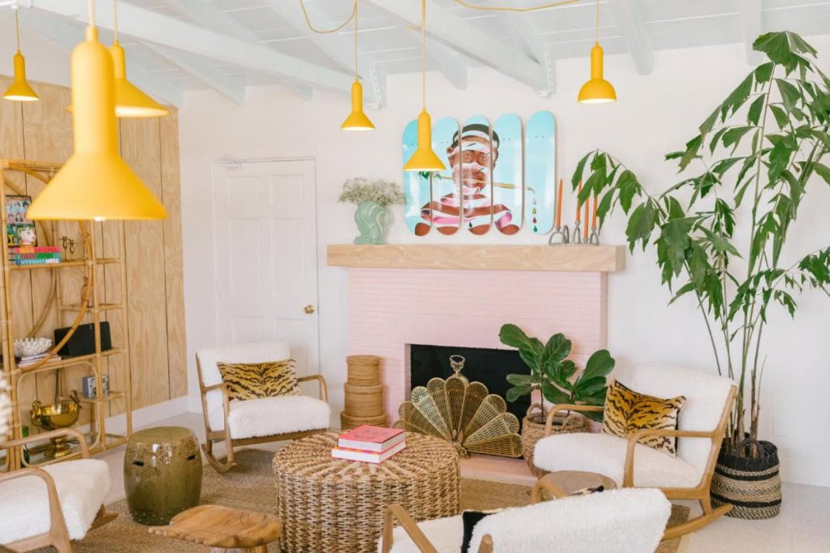 Les Cactus in Palm Springs Image of the living area at Les Cactus in Palm Springs. Featuring colorful lamps, artwork and decor.