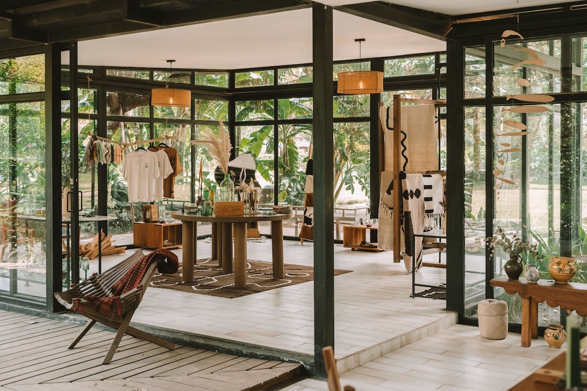 boutique in Antigua Guatemala Beautiful boutique in Antigua Guatemala with glass walls that look out into the jungle.