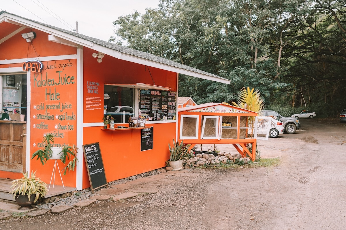 Bright orange building Bright orange building that's a juice stand in Hawaii