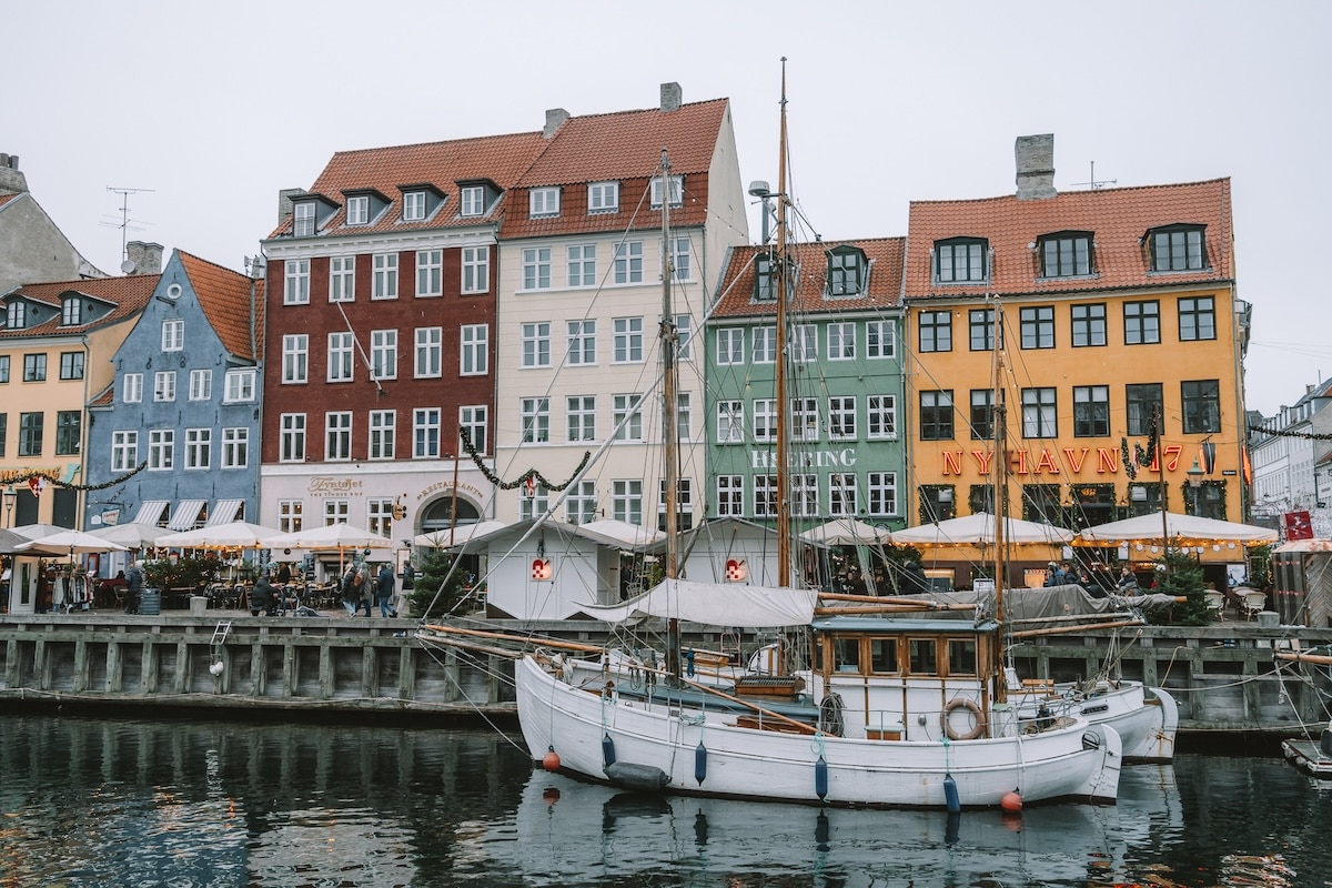 Colorful buildings Nyhavn canals Colorful buildings in Nyhavn canals in Indre By