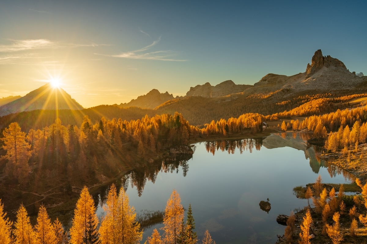 Federa Lake Federa Lake along the Croda da Lago circuit trail in fall