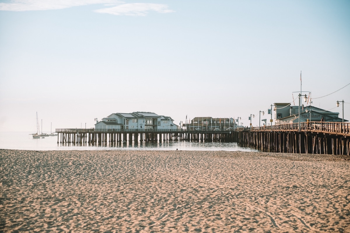 Sandy beach looking out to Stearns Wharf Sandy beach looking out to Stearns Wharf