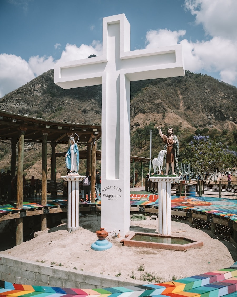 White cross White cross at the top of the Mirador Kaqasiiwaan