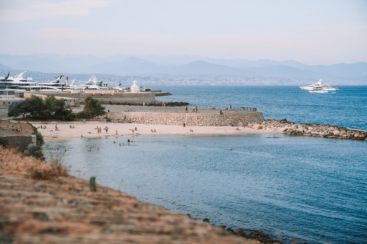 Plage de la Gravette in Antibes Plage de la Gravette in Antibes