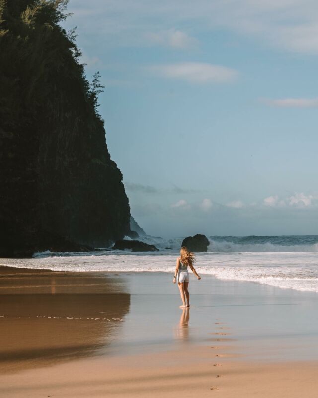 KAUAI GUIDES are up on the blog! 🌿🥥

I booked a last minute trip here last December and it was PERFECT 🫶🏼

Link in bio for:
• My ultimate guide to Kauai 
• How to decide what part of the island to stay on 
• The best places to eat on Kauai 

More to come 😍 love this island so much