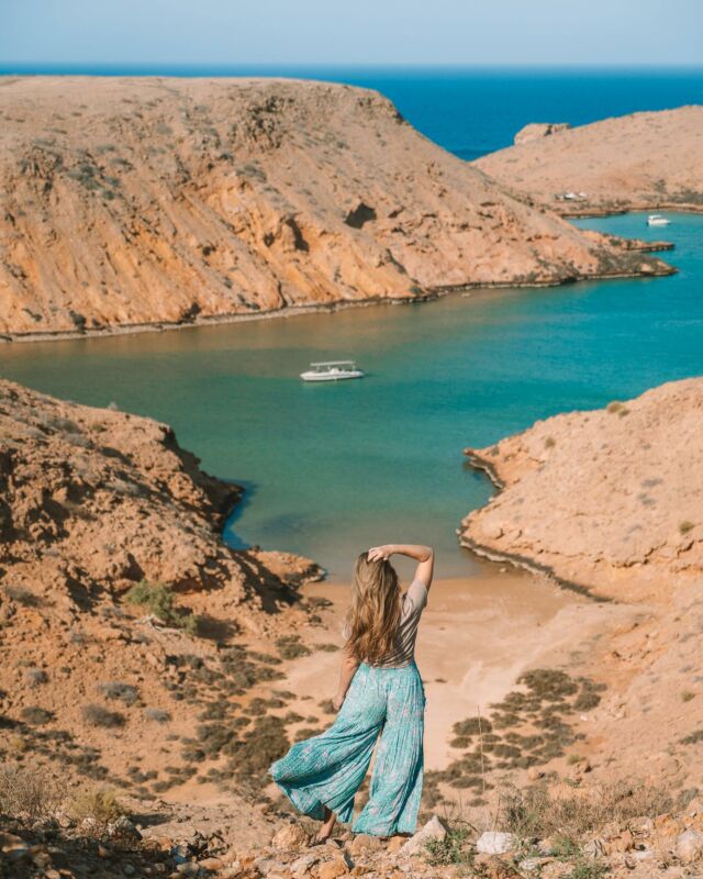 OMAN BLOG IS LIVE ✍🏼✍🏼 @ LIVELIKEITSTHEWEEKEND.COM 

Probably one of my biggest posts to date, this one covers our full itinerary, plus tons of tips for renting a car in Oman, where to stay, how to find some of our favorite viewpoints and so much more! 

What are you most curious about when it comes to traveling to Oman?