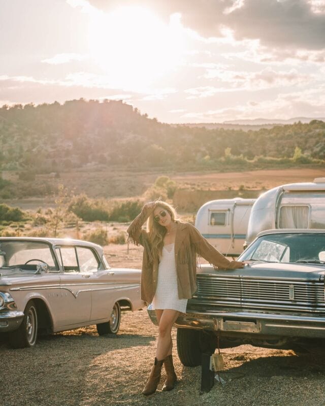 Throwing it back to one of my favorite summer road trip stays in the American West, @oflandhotels which reopens for the season on March 13! 📍 Escalante, Utah 

Name that movie in the last pic in the comments 😜

This boutique hotel offers well designed tiny cabins and vintage airstreams and even a drive in movie theater for nightly viewing parties. Plus, it’s one of the best base camps to explore Bryce Canyon and so many other national and state parks in Utah. 

Make sure to add this one to your bucket list if you’re planning any road trips through Utah this summer 🙌🏻

#oflandhotels #boutiquehotel #escalante #grandstaircaseescalante #utahroadtrip
