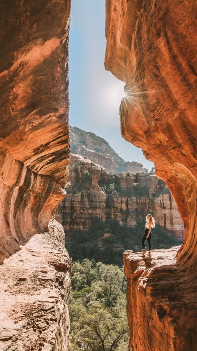 🏜️ Don’t miss these magical places on your next Southwest road trip ✨

⭐️ Monument Valley, Arizona 
⭐️ Canyonlands National Park, Utah
⭐️ White Sands National Park, New Mexico
⭐️ Sedona, Arizona
⭐️ Great Chamber, Utah
⭐️ Arches National Park, Utah
⭐️ Great Sand Dunes, Colorado
⭐️ Bentonite Hills, Utah
⭐️ Valley of Fire, Nevada 
⭐️ Bryce Canyon, Utah
⭐️ Coral Pink Sand Dunes State Park, Utah

Have you guys been to any of these spots yet? 🥰

As always, please visit these places responsibly and leave them better than you found them 🫶🏻 #happyearthday 

#southwestusa #southwestusaroadtrip #utahroadtrip #arizonaroadtrip #newmexico #usatravels #visittheusa  #beautifulplacesintheworld #usaphotography National Park photography | USA national parks | Southwest landscapes | Epic places in the US | Southwest USA road trip | American Southwest travel ideas