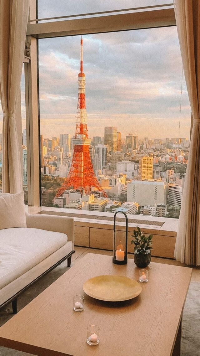 📍 Save this gorgeous hotel bar for your next trip to Tokyo, Japan. 

Important Tips:
⭐️ There are multiple EDITION hotel locations in Tokyo so make sure you’re going to the Toranomon location. 
⭐️ This view is located on their top floor bar 
⭐️ Highly recommend making reservations ahead and asking for a table with the best views of Tokyo tower. They have indoor seating as well as an outdoor rooftop deck. 

Enjoy your trip to Tokyo and follow @livelikeitsthewknd for more tips! 

#tokyojapan #tokyotips #tokyoedition #editionhotels #tokyotower #tokyoskyline #japantraveltips Japan travel | Visit Tokyo | Tokyo hidden gems